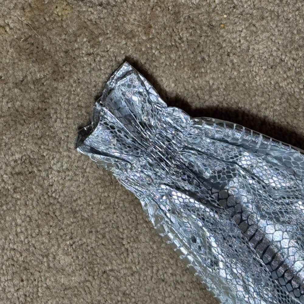 Endless Rose Snakeskin Metallic Romper Silver Long Sleeve Pleated V-Neck Size XS - Picture 8 of 8